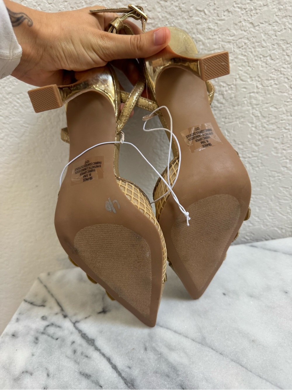 NWOT Betsey Johnson Gold Floral Crystal Pointed-Toe Heels - Picture 7 of 8